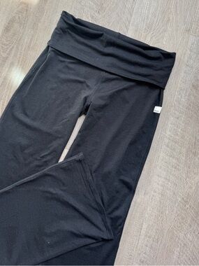 Vuori Black Fold-Over Halo flare pant